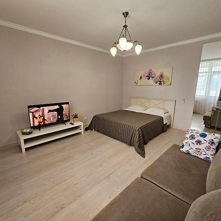 Ernaz Plus Apartments: Promenade Expo Astana Extérieur photo